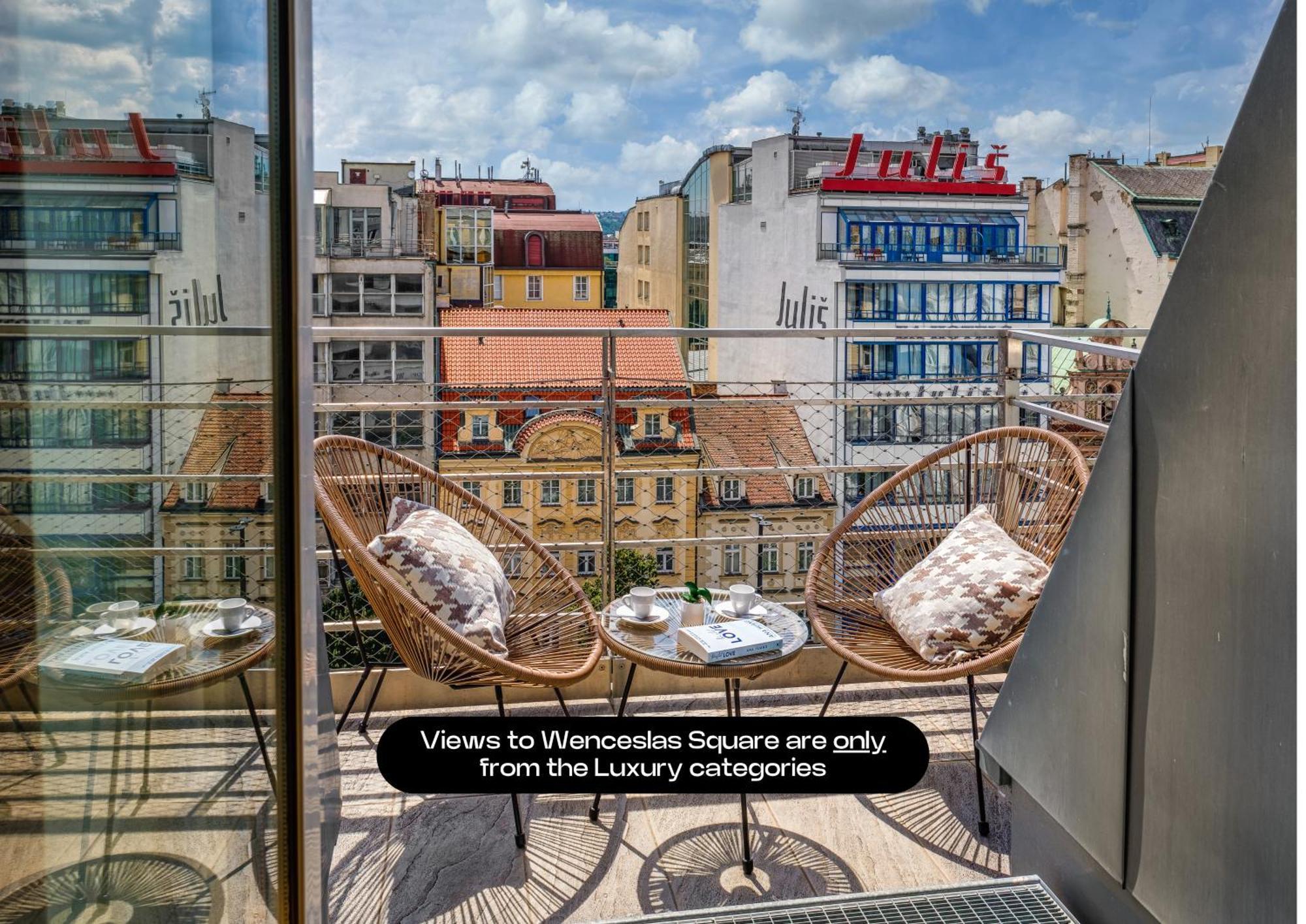 Vn17 Rooftop Suites By Adrez, Prague